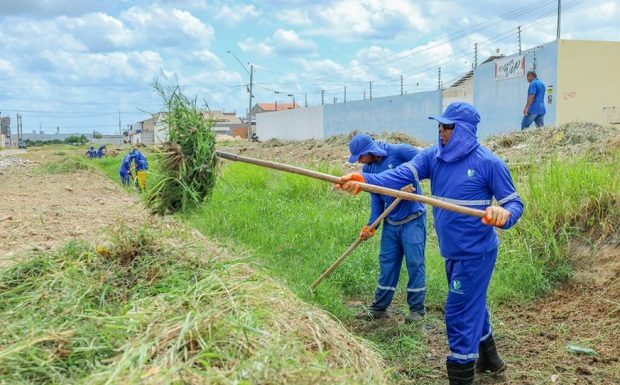Prefeitura reforça limpeza de canais na primeira quinzena de janeiro em Petrolina