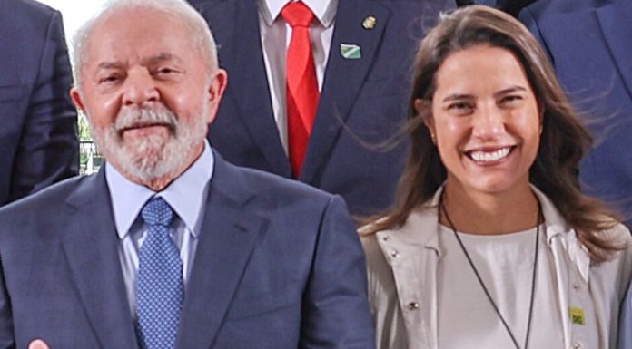 Raquel Lyra pede investimento para o Metrô e obras hídricas em agenda com Lula