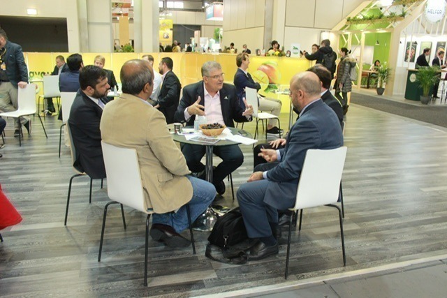 1002E364-B510-4FE7-8EC0-77BE5CF0E25E