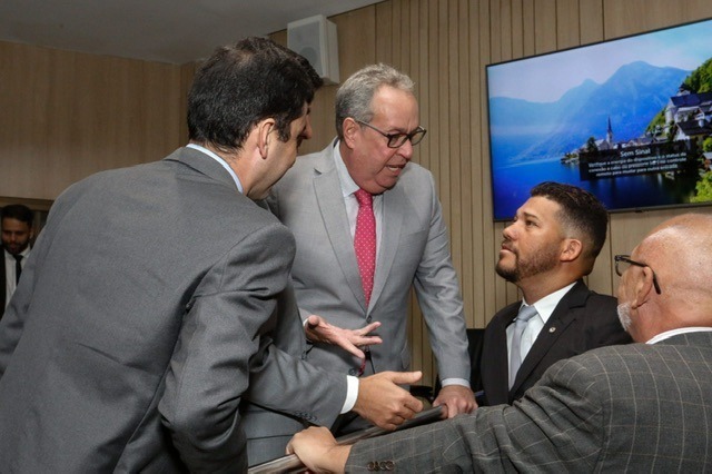 27FB5AFB-73A9-483D-B5D3-B96B51C902AC