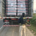 Carga de 18 mil litros de refrigerante sem nota fiscal é retida pela PRF em Caruaru