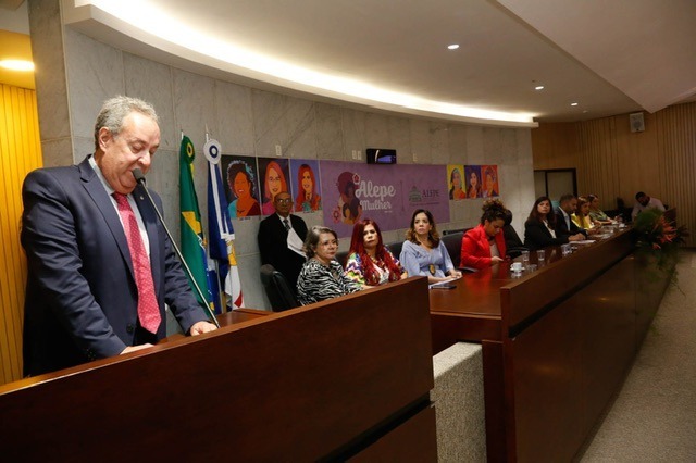 39A56DE3-D7D0-4572-9C2C-551A8BAB0551