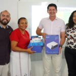 Simão Durando entrega equipamentos tecnológicos para modernizar unidades escolares de Petrolina