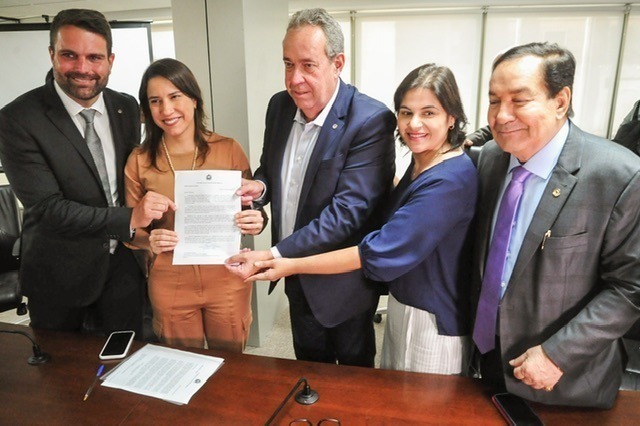 3E0EF541-9BC6-4D2A-8EC9-BE16DC966CEC