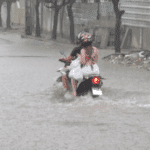 Chuva alaga ruas e causa transtornos no trânsito em Afogados da Ingazeira