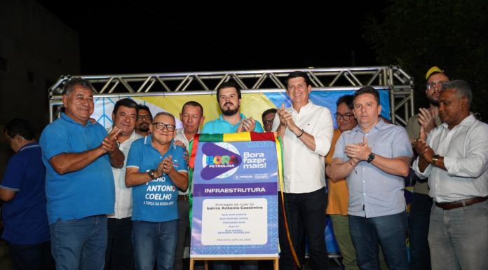 Simão Durando inaugura cinco ruas e anuncia reforma de posto de saúde no Antônio Cassimiro