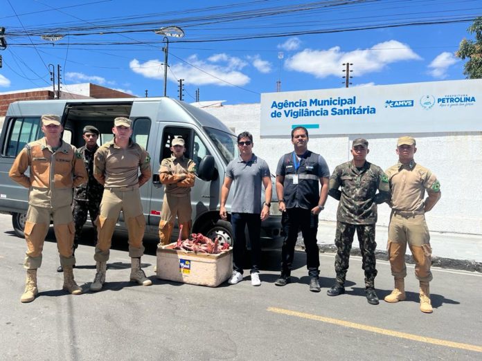 Doação de carnes ao 72 BI