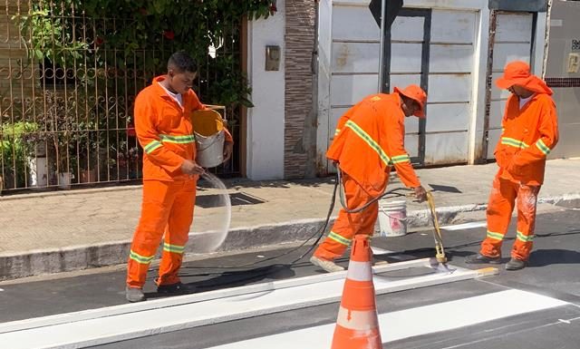 Finalizando o servido de recapeamento, prefeitura inicia sinalização de ruas do Gercino Coelho em Petrolina