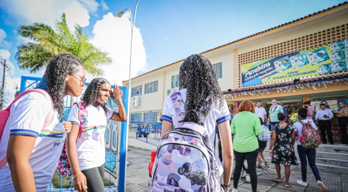 Estudantes da rede estadual de Pernambuco terão gratuidade no transporte público nos dias de Enem 2023