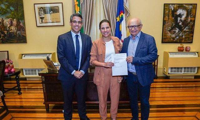 Prefeito Dr. Marcones leva questão do abastecimento de água para a governadora Raquel Lyra