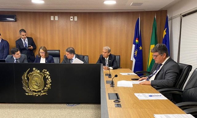 Coronel Alberto Feitosa pede melhorias para o Hospital da PMPE