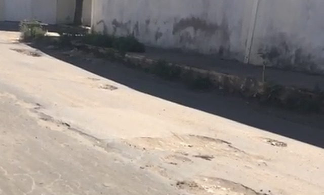 Petrolina: Moradores da Cohab 5 cobram providências para situação de ruas esburacadas