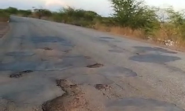 Morador de Curaçá-BA denuncia condições precárias da estrada de acesso à cidade