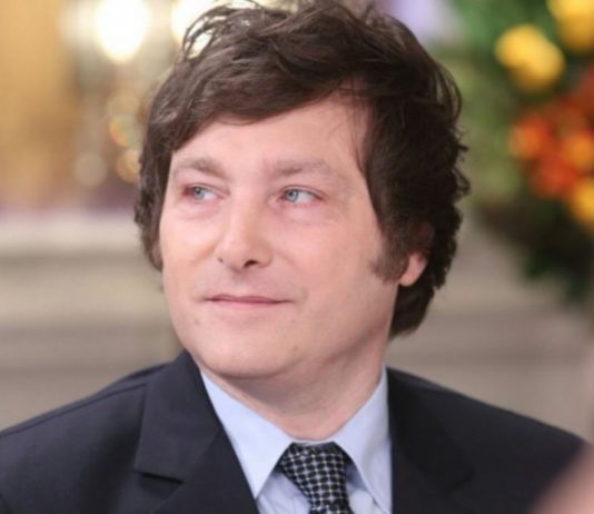 Milei vira sobre Massa, vence eleições e é o novo presidente da Argentina