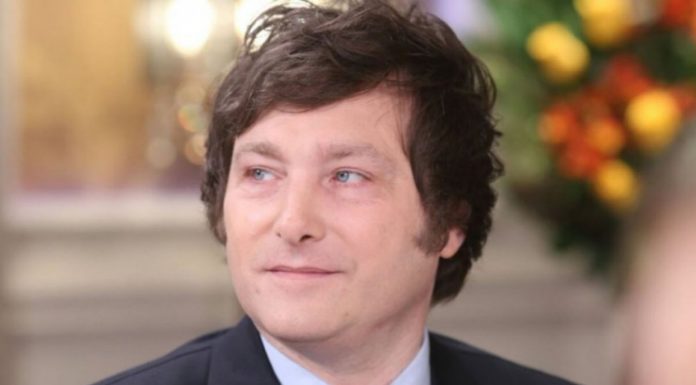 Milei vira sobre Massa, vence eleições e é o novo presidente da Argentina