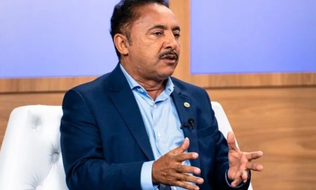 Mais um nome na corrida pela sucessão municipal de Juazeiro-BA; deputado Roberto Carlos anuncia sua pré-candidatura