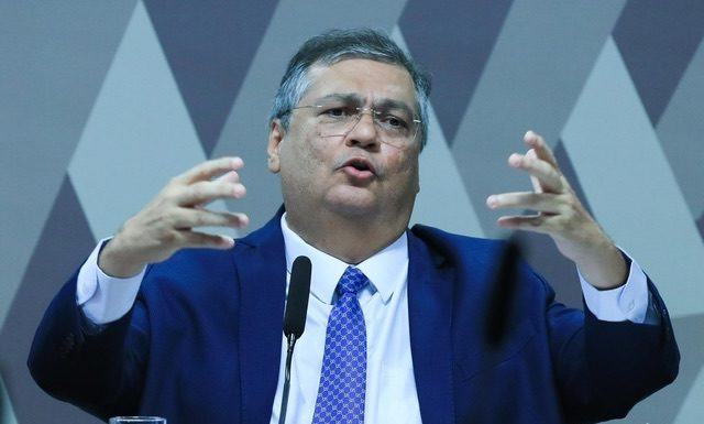 CCJ do Senado aprova os nomes de Flávio Dino para STF e Paulo Gonet para PGR