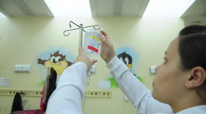 Piso da enfermagem: profissionais da saúde podem não receber valor da portaria que garante empregos