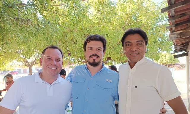 Fernando Filho visita local onde será construído o Mercado do Produtor Rural de Belém do São Francisco