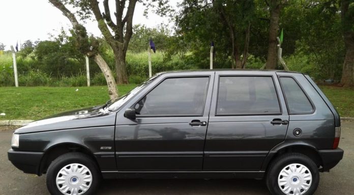 Atenção! Veículo Fiat/Uno furtado no centro de Cabrobó