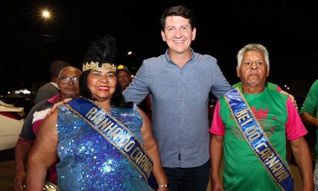 Simão Durando anuncia Vera de Maria Maga e Ferreirinha como Rainha e Rei do Carnaval 2024 em Petrolina
