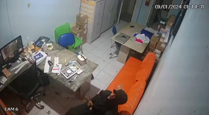 Homem invade lotérica, arromba cofre e rouba mais de R$ 200 mil em Salgueiro