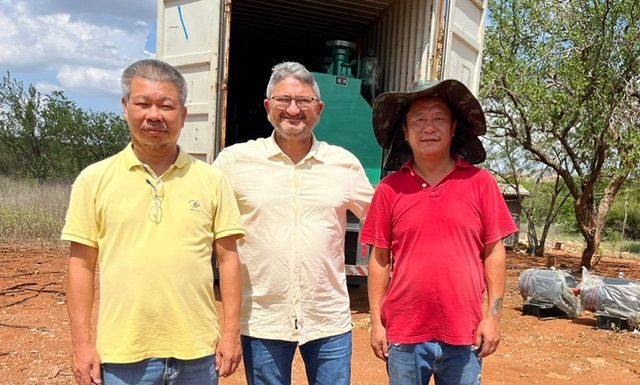 Prefeito George Duarte recepciona empresários chineses que vão investir em Santa Maria da Boa Vista