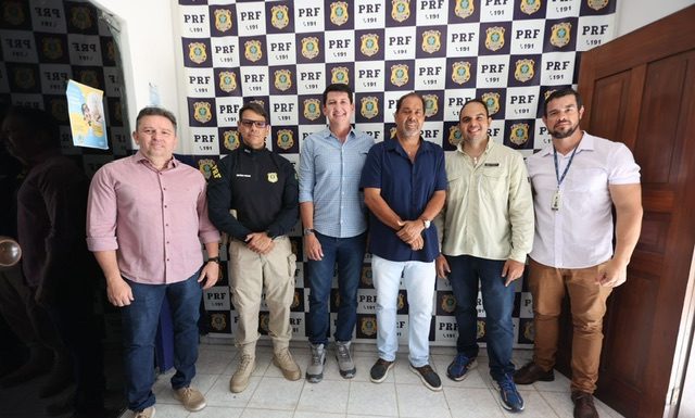 Prefeitura de Petrolina e PRF unem esforços para conter a presença de animais soltos nas vias