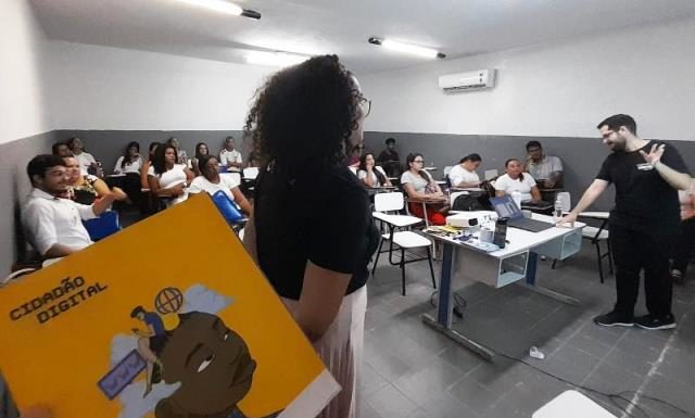 Jovens e adolescentes das Casas das Juventudes recebem formação sobre Cidadania Digital
