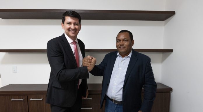 Vereador Alex de Jesus declara retorno a base do prefeito Simão Durando