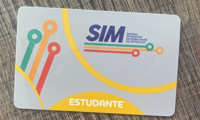 Estudantes de Petrolina devem fazer o cadastramento para ter direito a meia passagem estudantil